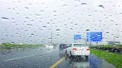أمطار رعدية غزيرة