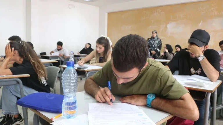 رابط تحميل النماذج الاسترشادية لامتحانات الثانوية العامة 2025