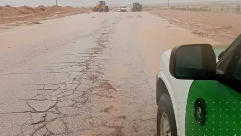 تعرف على الطرق المغلقة في الجزائر بسبب ارتفاع منسوب المياه وتأثيرها على حركة السير