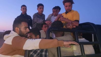 فيديو صادم| شاهد لحظة تحرير 140 مهاجرًا مصريًا غير شرعي من مخازن احتجاز في ليبيا (صور) 4 فيديو صادم| شاهد لحظة تحرير 140 مهاجرًا مصريًا غير شرعي من مخازن احتجاز في ليبيا (صور) مهاجرًا