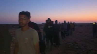 فيديو صادم| شاهد لحظة تحرير 140 مهاجرًا مصريًا غير شرعي من مخازن احتجاز في ليبيا (صور) 2 فيديو صادم| شاهد لحظة تحرير 140 مهاجرًا مصريًا غير شرعي من مخازن احتجاز في ليبيا (صور) مهاجرًا