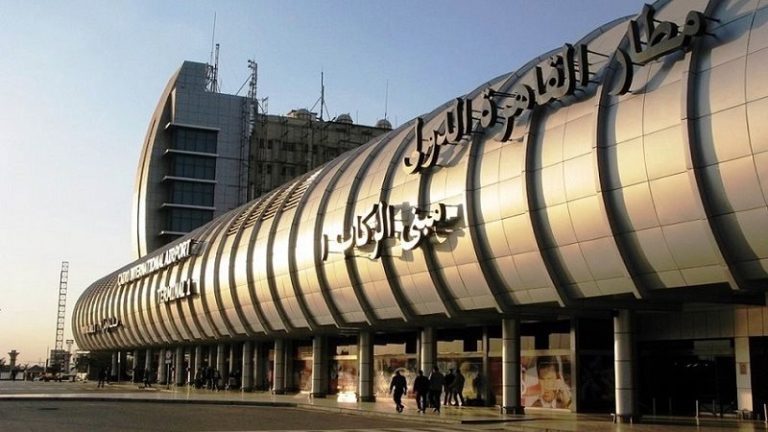 2000 دولار وتصريح أمني.. قيود جديدة علي السفر إلي لبنان ومواطنون: كله بيرجع من المطار وخسرنا فلوسنا